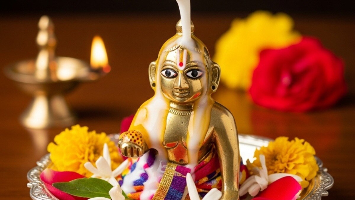Janmashtami 2025: जन्माष्टमी पर कैसे करें लड्डू गोपाल का श्रृंगार? भोग-प्रसाद की पूरी विधि भी समझें