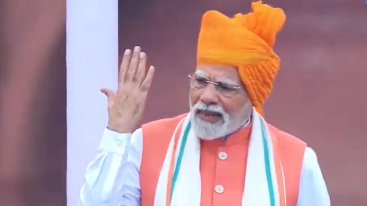 'RSS की 100 वर्ष की यात्रा पर देश गर्व करता है...', लाल किले की प्राचीर से बोले PM मोदी