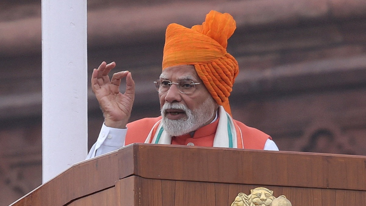 प्रधानमंत्री नरेंद्र मोदी 79वें स्वतंत्रता दिवस समारोह के दौरान लाल किले से राष्ट्र को संबोधित करते हुए. (Photo: Reuters/@Altaf Hussain)