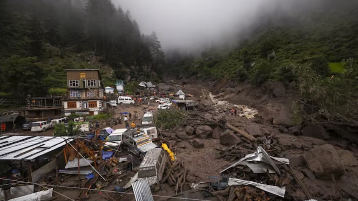 जम्मू-कश्मीर के किश्तवाड़ में बादल फटने से चोसिटी गांव मलबे में दफन हो गया. (Photo: PTI)