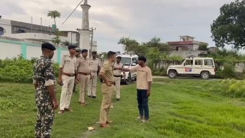 युवक की पिटाई के बाद बवाल (Photo: Screengrab)