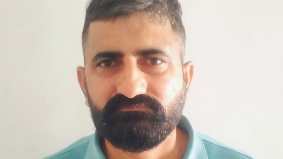 UP: 12 साल से फरार 2 लाख का इनामी अपराधी हरीश लखनऊ STF के हत्थे चढ़ा, हत्या, रंगदारी समेत कई मामलों था वांछित - notorious criminal harish arrested by up stf after