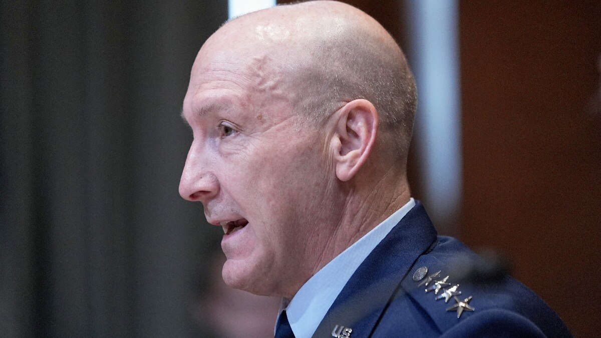 अमेरिका के वायुसेना प्रमुख का चौंकाने वाला फैसला, अचानक किया रिटायरमेंट का ऐलान