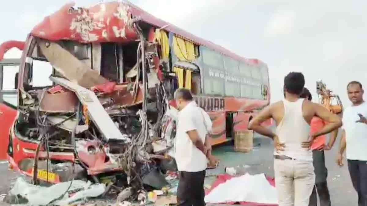 A horrific road accident happened on Delhi-Mumbai Expressway