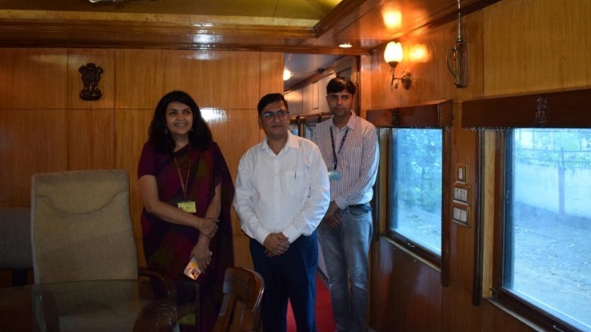 राष्ट्रीय रेल संग्रहालय में रेलवे बोर्ड की कार्यकारी निदेशक आशिमा मेहरोत्रा ने इस प्रदर्शनी का अनावरण किया (Photo- ITG)