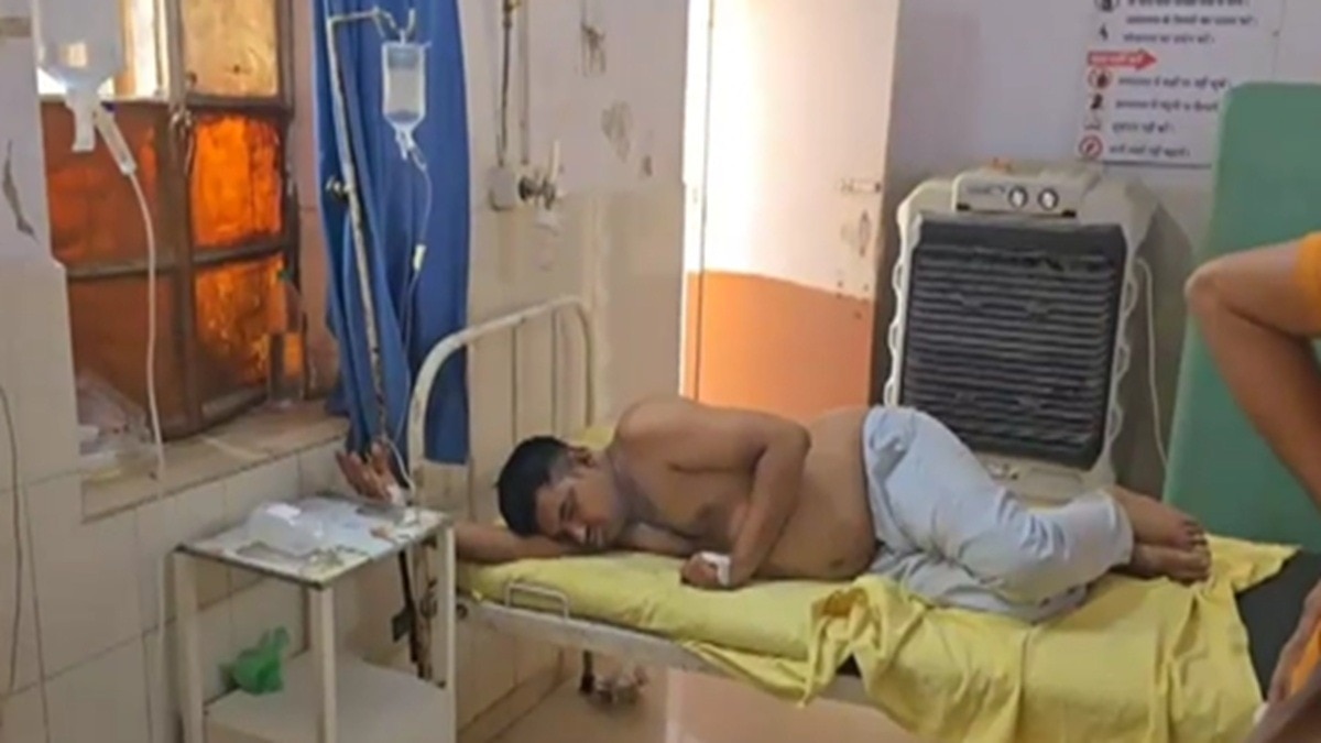 कॉन्सटेबल ने बचाई शख्स की जान (Photo: ITG)