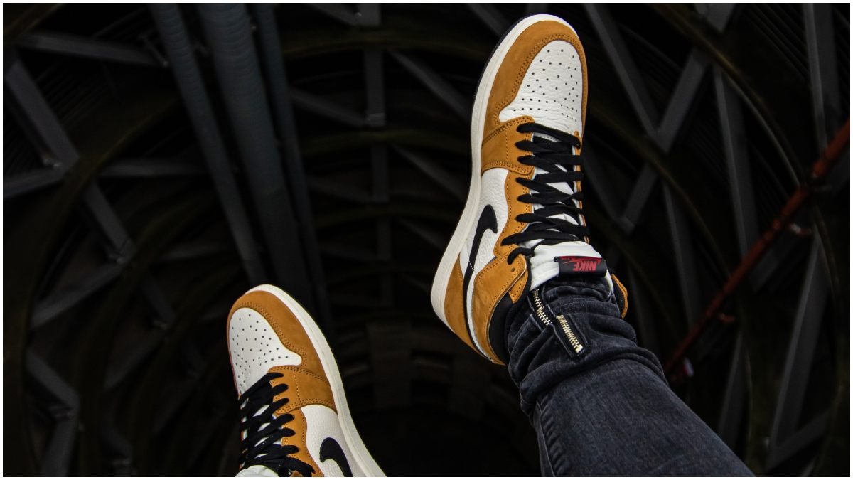 पुराने स्नीकर्स भी मोटे पैसों में बेचे जाते हैं. (Photo: Pixabay)