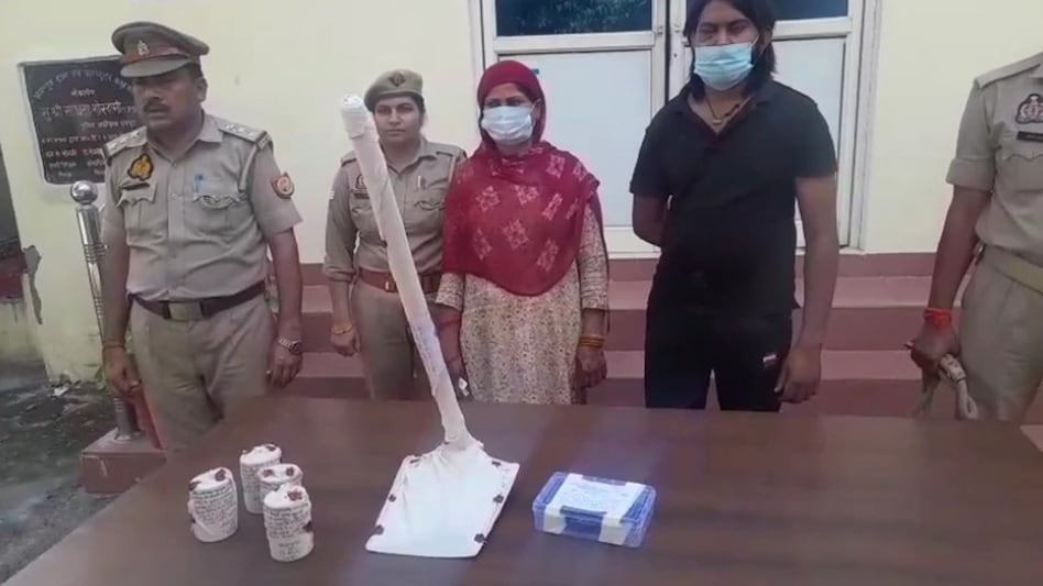 बेटी के घर झगड़ा सुलझाने आए पिता को दामाद ने मारी गोली ,फावड़े से रिश्तेदारों पर भी किया हमला - Rampur son in law shot father in law others injured lcltm - AajTak