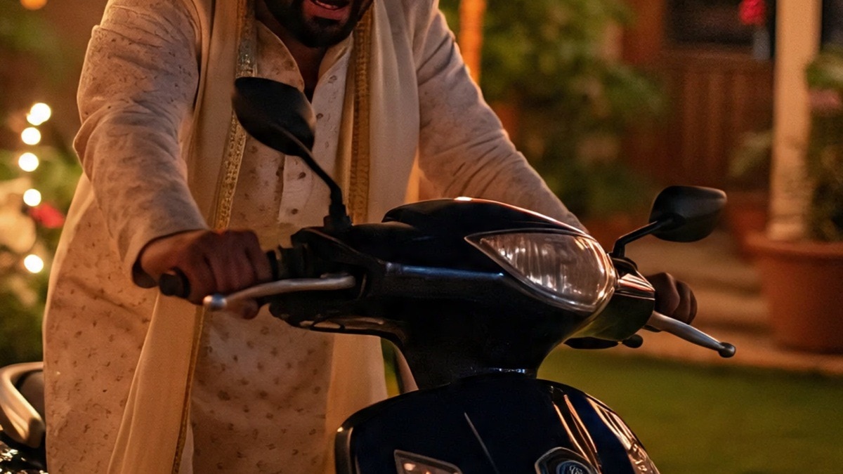 शादी के बाद दुल्हन की दो स्कूटी लेकर फरार हुआ दूल्हा (Photo: AI Image)
