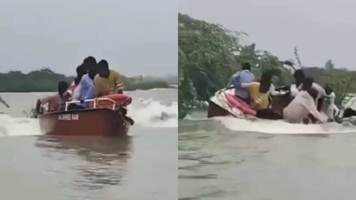 नाव में सवार 8-10 लोग सवार थे.(Photo: Sunil Joshi/ITG)