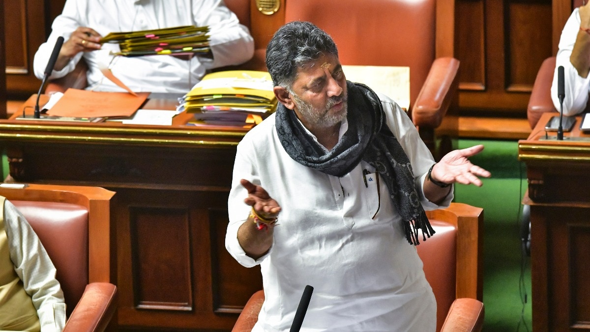 जब विधानसभा सदस्यों को डीके शिवकुमार ने चौंकाया (Photo: PTI)