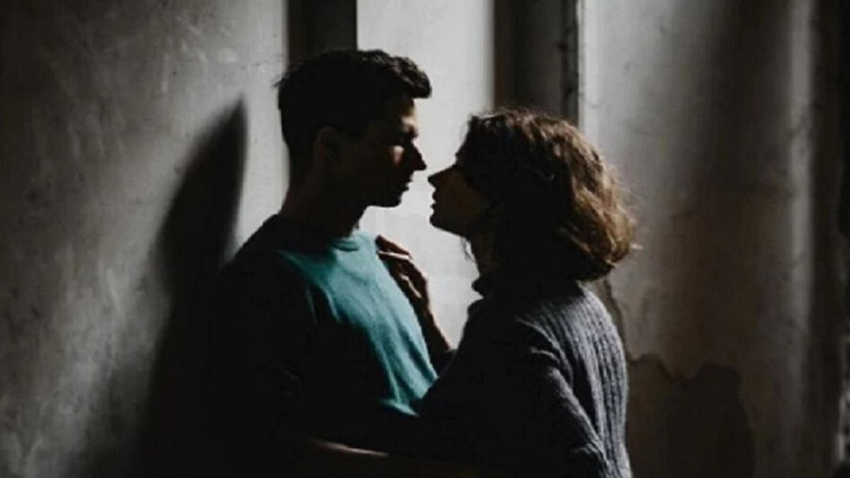 महिला ने पति की प्रेमिका को पीटा. (Photo: Representational)