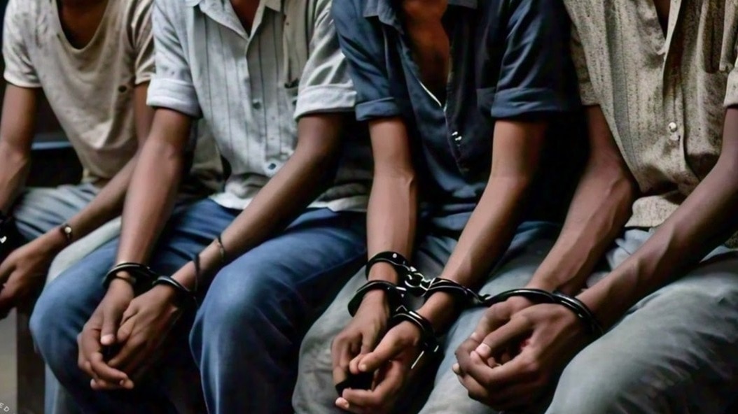 गुजरात: कच्छ में घुसपैठ की बड़ी कोशिश नाकाम... नाव में बैठकर आए 15 पाकिस्तानी गिरफ्तार