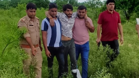 निक्की मर्डर केस: आरोपी पति का एनकाउंटर, पैर में गोली लगी, पुलिस कस्टडी से भागने की कर रहा था कोशिश - greater Noida nikki murder case husband Vipin encounter lcly - AajTak