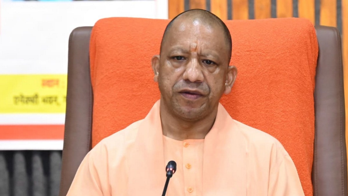 मुख्यमंत्री की समीक्षा बैठक में अनुशासन का सख्त संदेश (Photo: PTI)