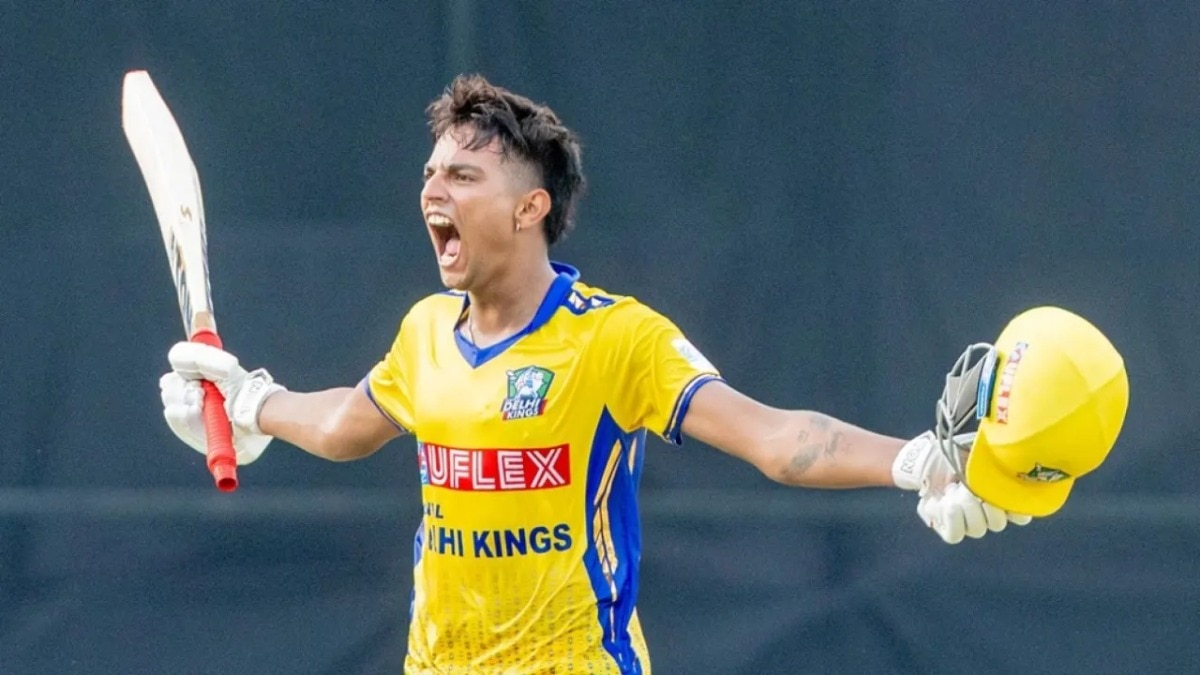 डीपीएल 2025 में अपने नाबाद शतक का जश्न मानते यश धुल (Photo: Delhi Premier League T20)