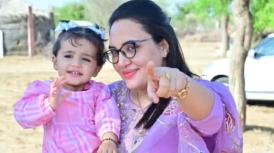 Woman and daughter burnt in suspicious condition, 3 year old girl dies