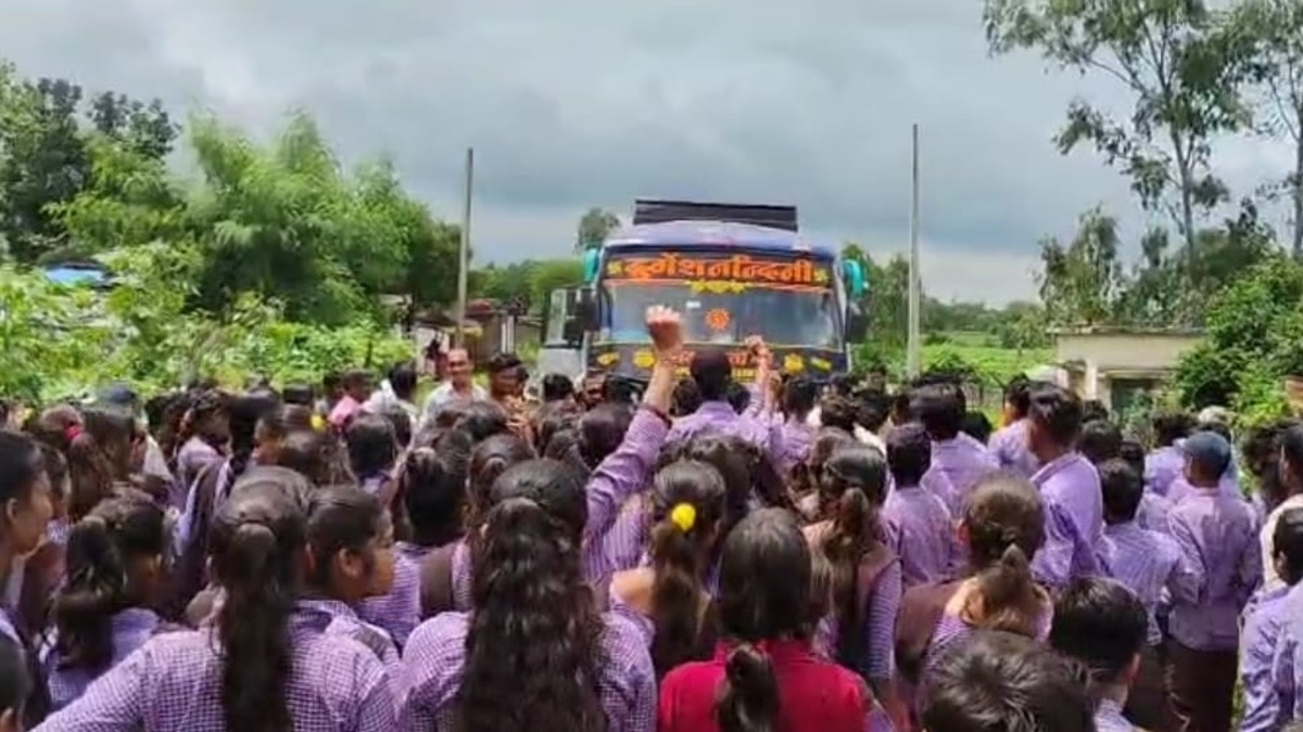 MP के गुना में बच्चों का प्रदर्शन. 