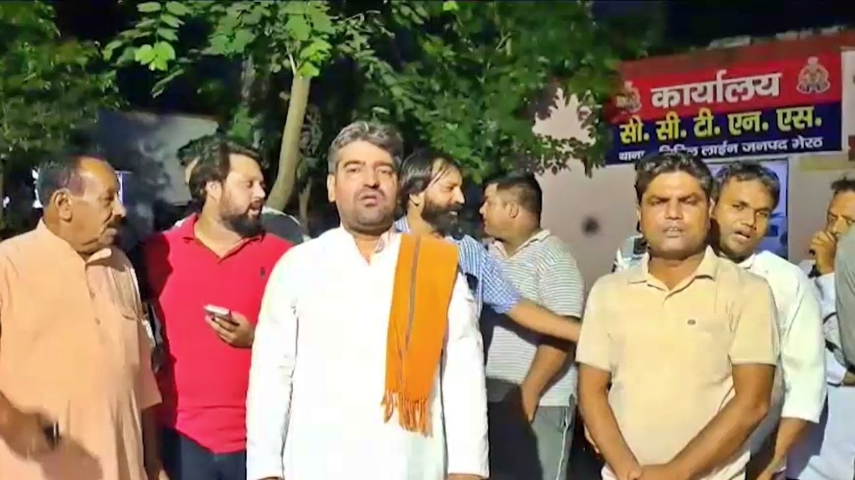 मेरठ पुलिस में सचिन सिरोही ने शिकायत दर्ज कराई (Photo: ITG)