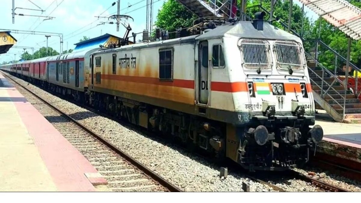 भारी बारिश से 18 ट्रेनों को रद्द करना पड़ा है- (File Photo: ITG) 