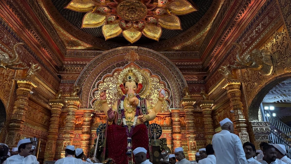 Ganesh Chaturthi 2025: शुरू हो चुका है बाप्पा को स्थापित करने का मुहूर्त, नोट करें पूजन विधि