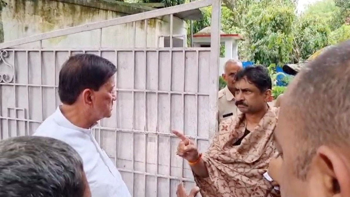 खाद की किल्लत को लेकर विधायक और कलेक्टर के बीच तनातनी.