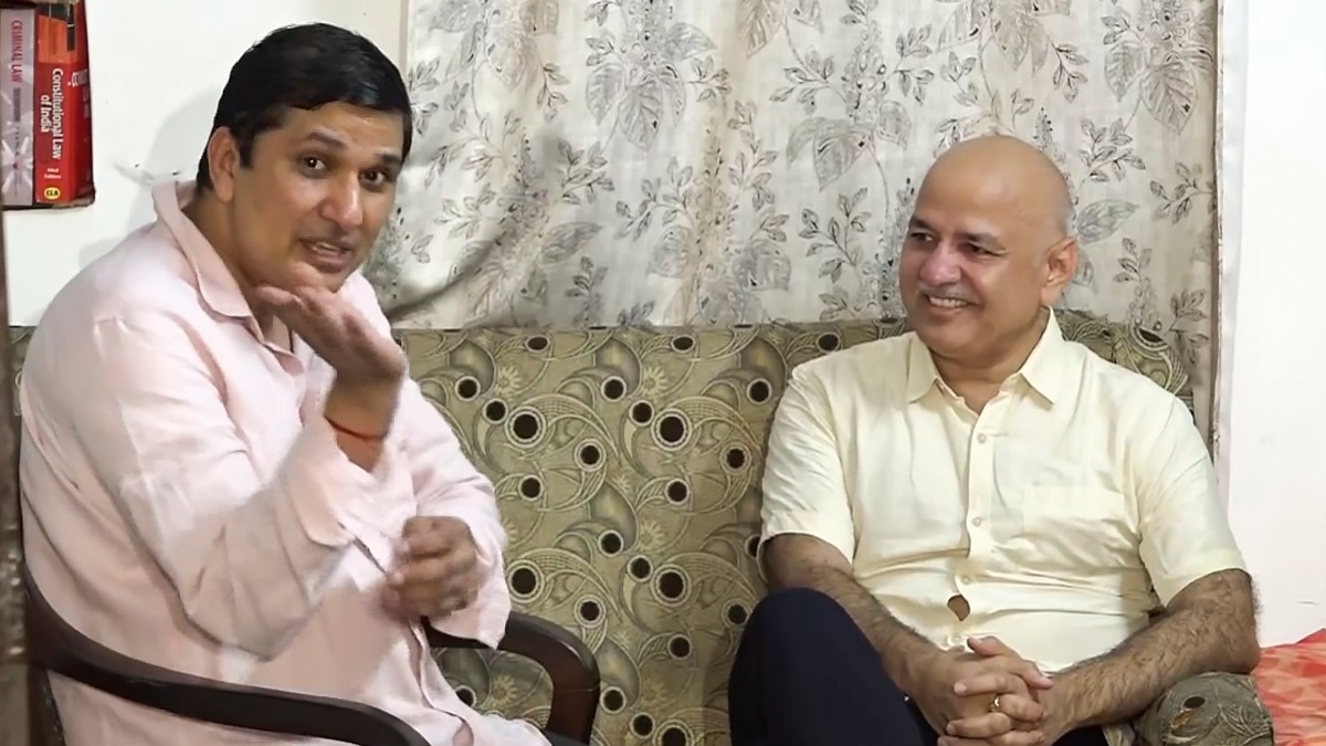 Manish Sisodia met Saurabh Bhardwaj