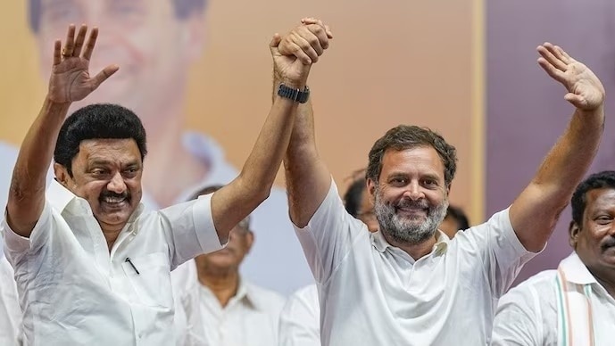 राहुल गांधी की वोटर अधिकार यात्रा में शामिल हुए स्टालिन. (Photo: x.com/mkstalin)