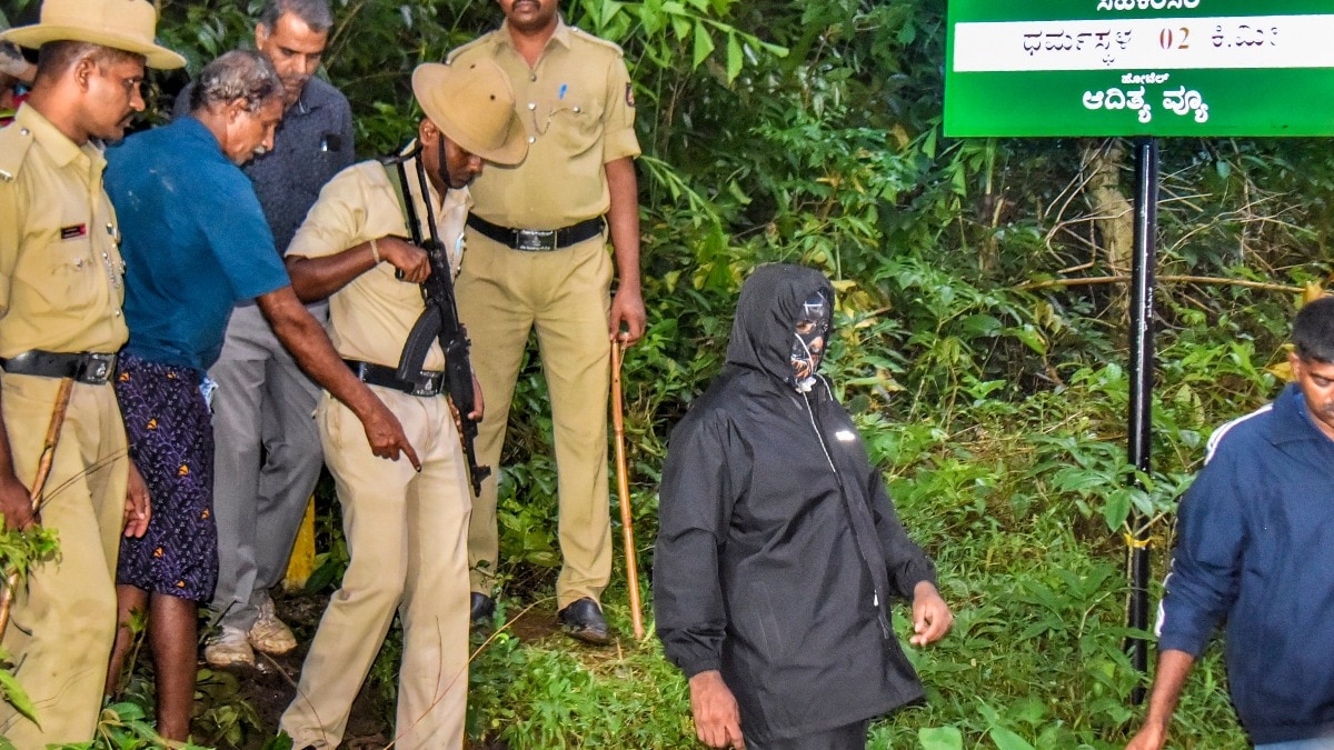 धर्मस्थल मामले में बढ़ी मास्कमैन की मुश्किलें, पुलिस ने मामले में जोड़ी BNS की और 10 धाराएं, जांच का बढ़ाया दायरा