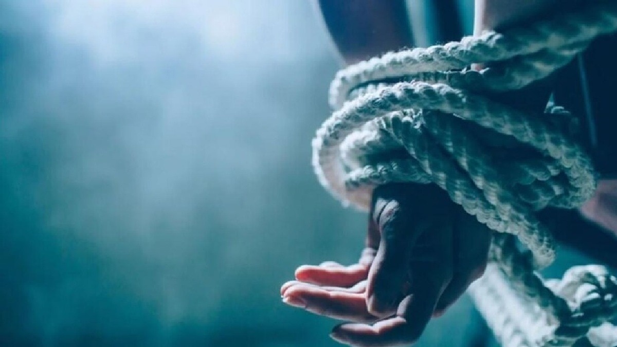 नवी मुंबई में लोन विवाद में शख्स ने की दोस्त की पिटाई (Photo: Representative image)