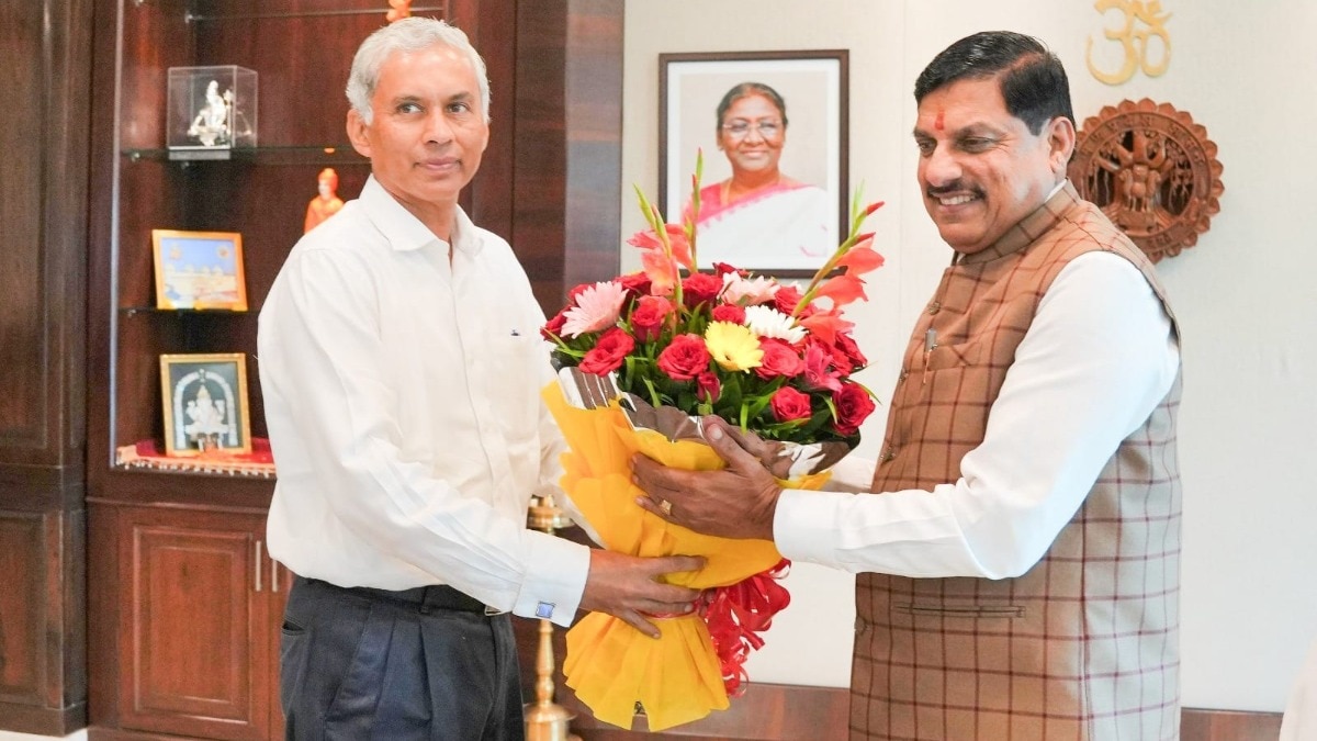  आईआईटी से पढ़े हुए हैं अनुराग जैन (Photo: X/@DrMohanYadav51)