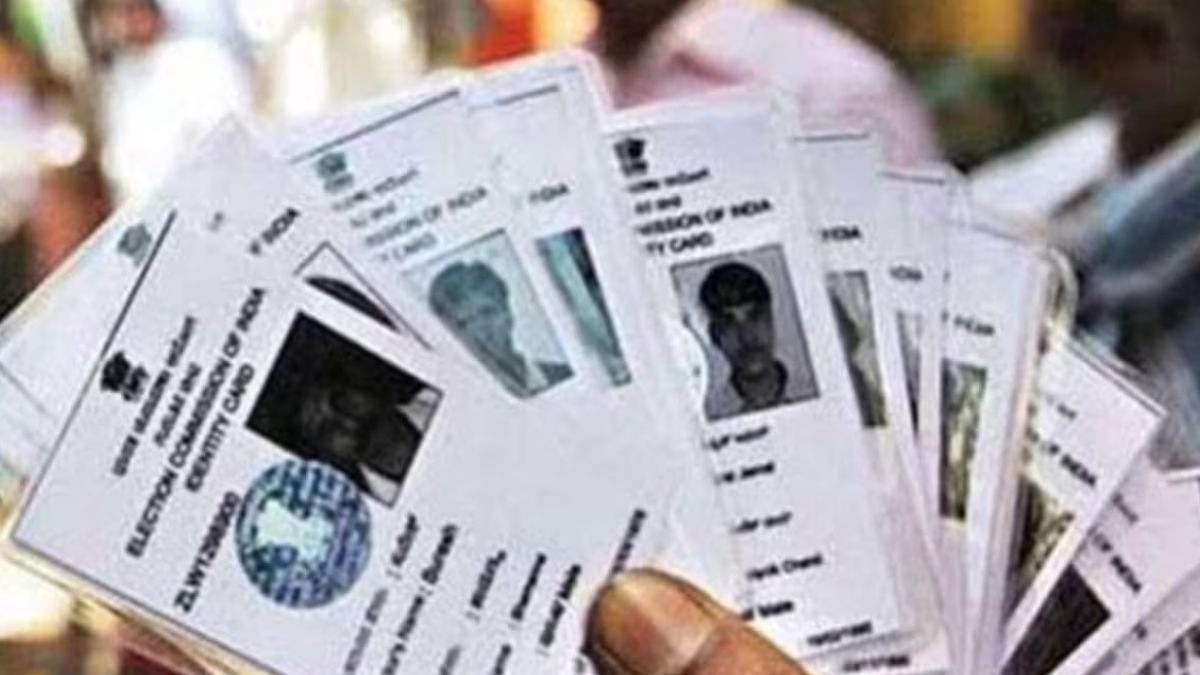 नागरिकता साबित करें नहीं तो नाम कटेगा! बिहार में चुनाव आयोग ने 3 लाख वोटरों को भेजा नोटिस - Election Commission notice suspicious voters draft voter list bihar ntc - AajTak