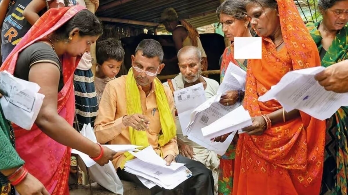 पश्चिम बंगाल में बीएलओ भर्ती की प्रक्रिया पहले से ही चल रही है जिसे शुक्रवार तक पूरा करना है. (File Photo: ITG)