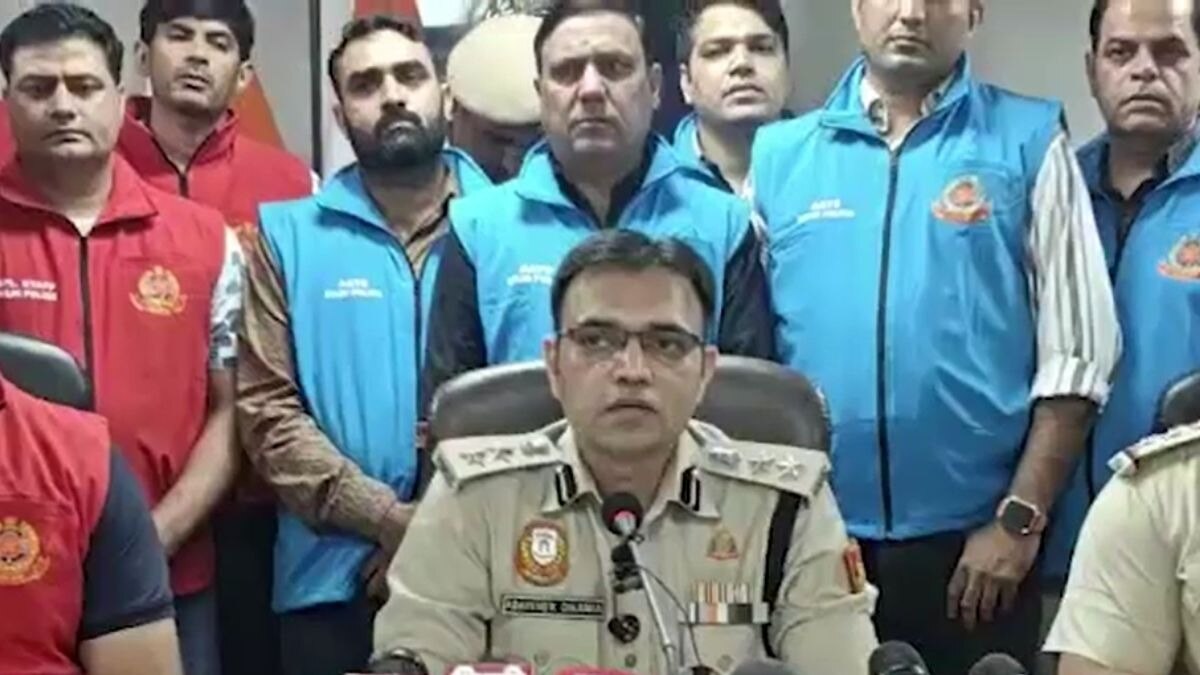 प्रेस कॉन्फ्रेंस कर रहे थे डीसीपी अभिषेक धानिया. (Photo: Screengrab)