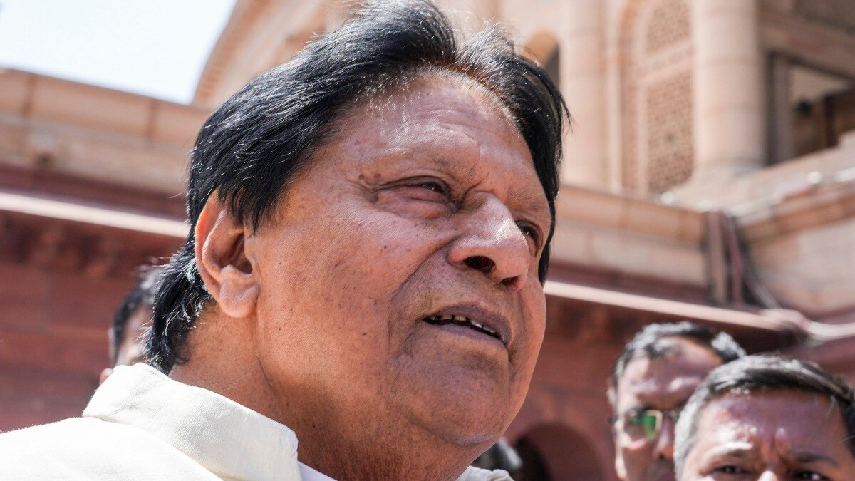 सपा सांसद रामजीलाल ने कहा कि हिंदू धर्म के भीतर भी कई वर्गों के साथ उपेक्षा का भाव बढ़ता जा रहा है (File Photo: PTI)