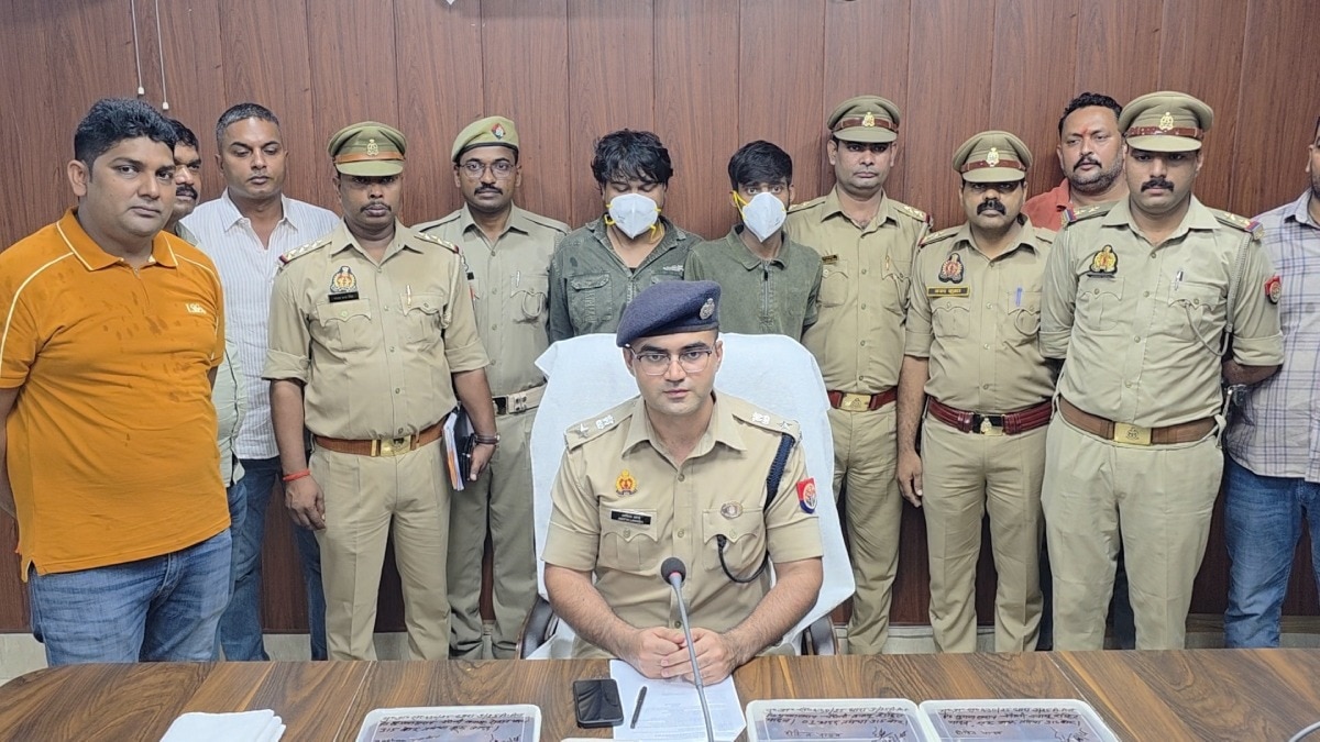 10 हथियार बरामद.(Photo: Uday Gupta/ITG)