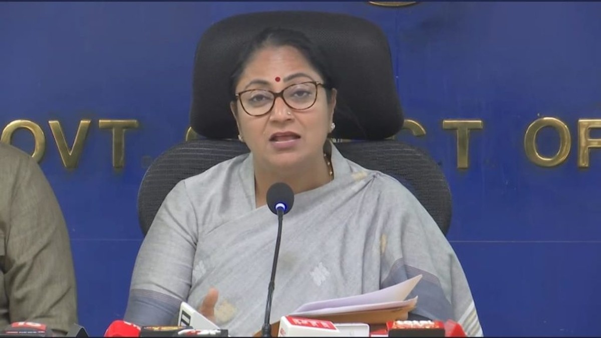 दिल्ली के व्यापारियों CM रेखा गुप्ता की बड़ी सौगात, दिवाली से पहले मिलेगा ₹1600 Cr का GST रिफंड