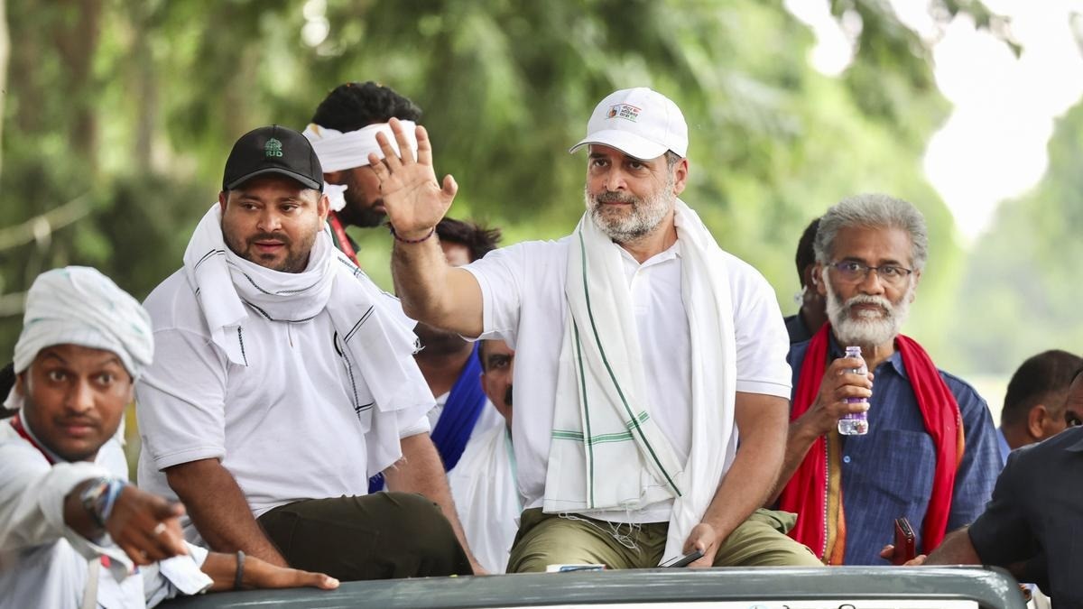 वोट अधिकार यात्रा में दिखी राहुल गांधी और तेजस्वी की केमिस्ट्री (Photo-PTI)