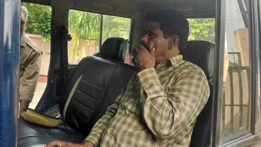 अलीगढ़ का आरोपी प्रिंसिपल शकील अहमद अरेस्ट (Photo: ITG)