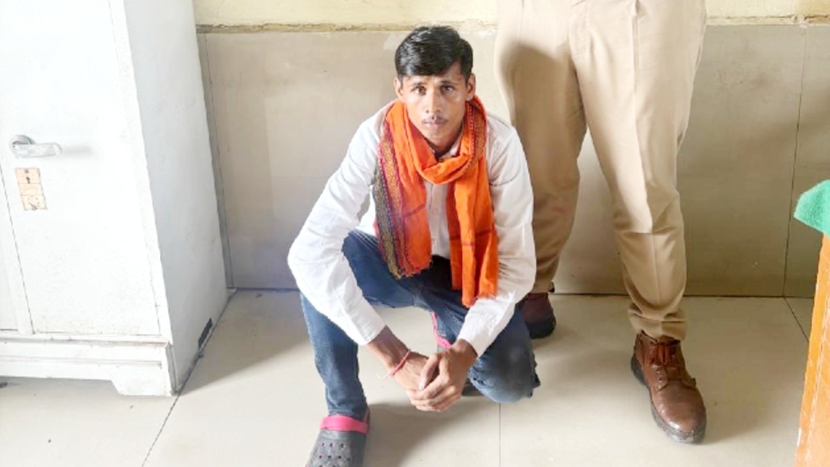 शताब्दी एक्सप्रेस में बिना टिकट यात्रा, MP के डिप्टी सीएम के नाम पर जमाई धौंस