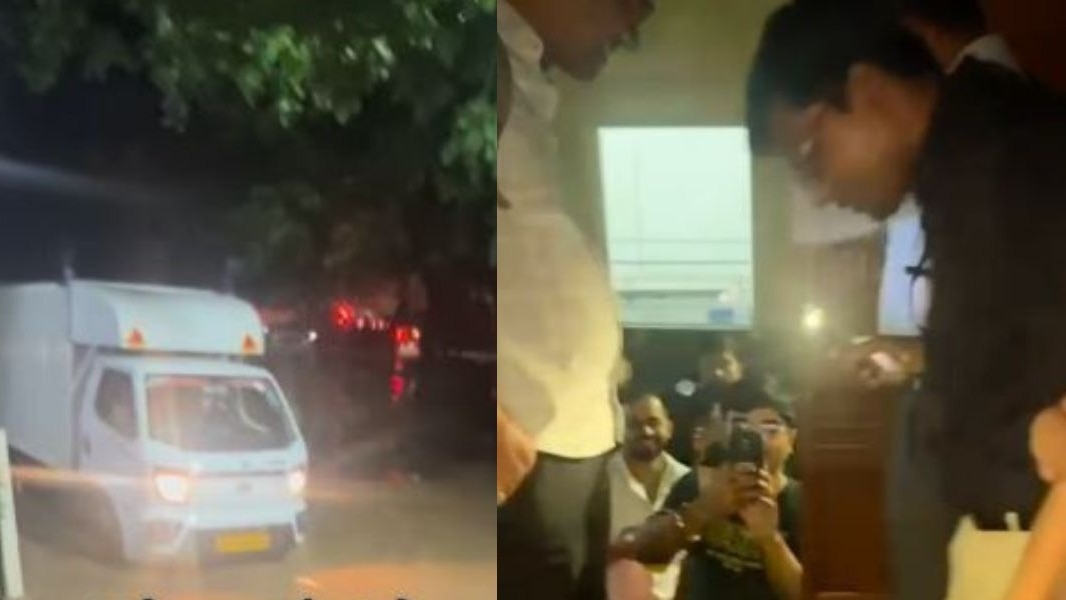 गुड़गांव में जलजमाव के बीच जब लोगों को घर जाने का कोई साधन नहीं मिला तो उन्होंने मिनी ट्रक का सहारा लिया. ( Photo: Instagram/ g.rohit71)