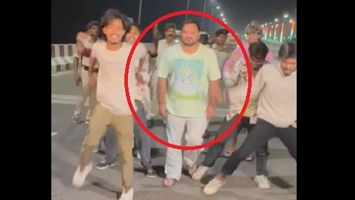 तेजस्वी यादव ने युवा कलाकारों के साथ बनाई डांस रील. (Photo: Screengrab)