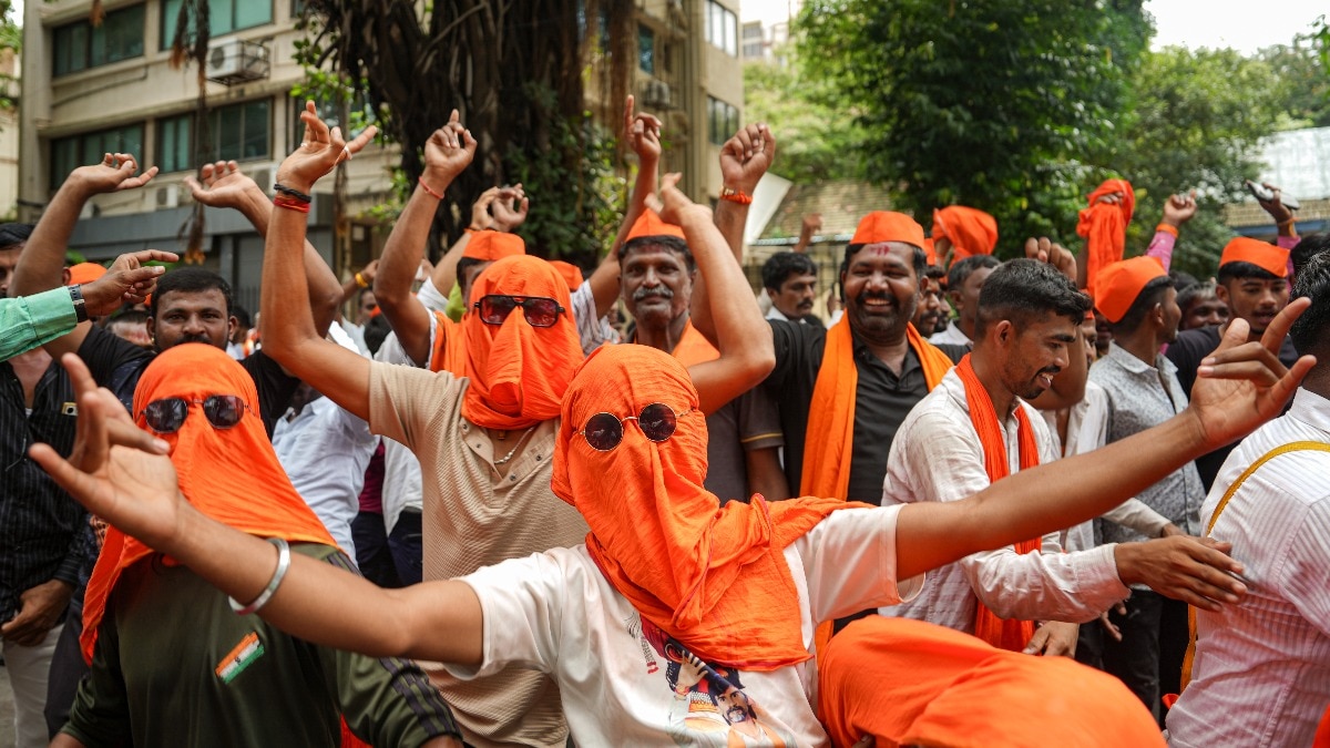 महाराष्ट्र में छिड़ी आरक्षण पर रार... कहीं मराठा बनाम ओबीसी की जंग में फंस न जाए बीजेपी?