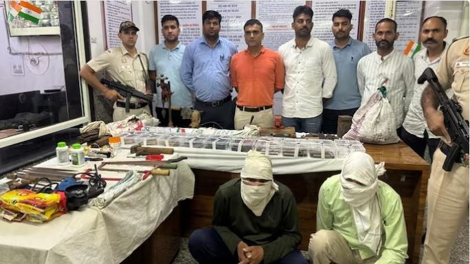 दिल्ली में मूर्ति विवाद से खुला राज: Aligarh Illegal Arms Factory का भंडाफोड़