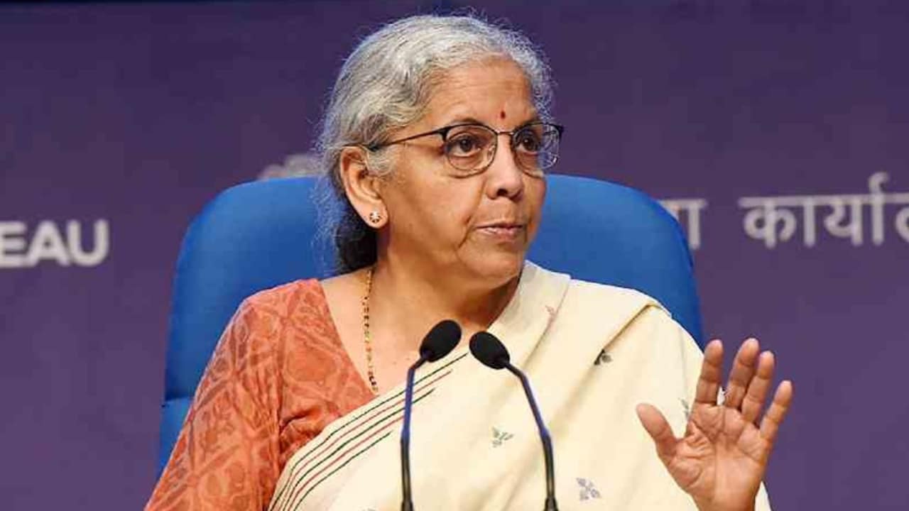 GST काउंसिल का बड़ा फैसला: अब सिर्फ 2 टैक्स स्लैब, जानें क्या होगा सस्ता और महंगा