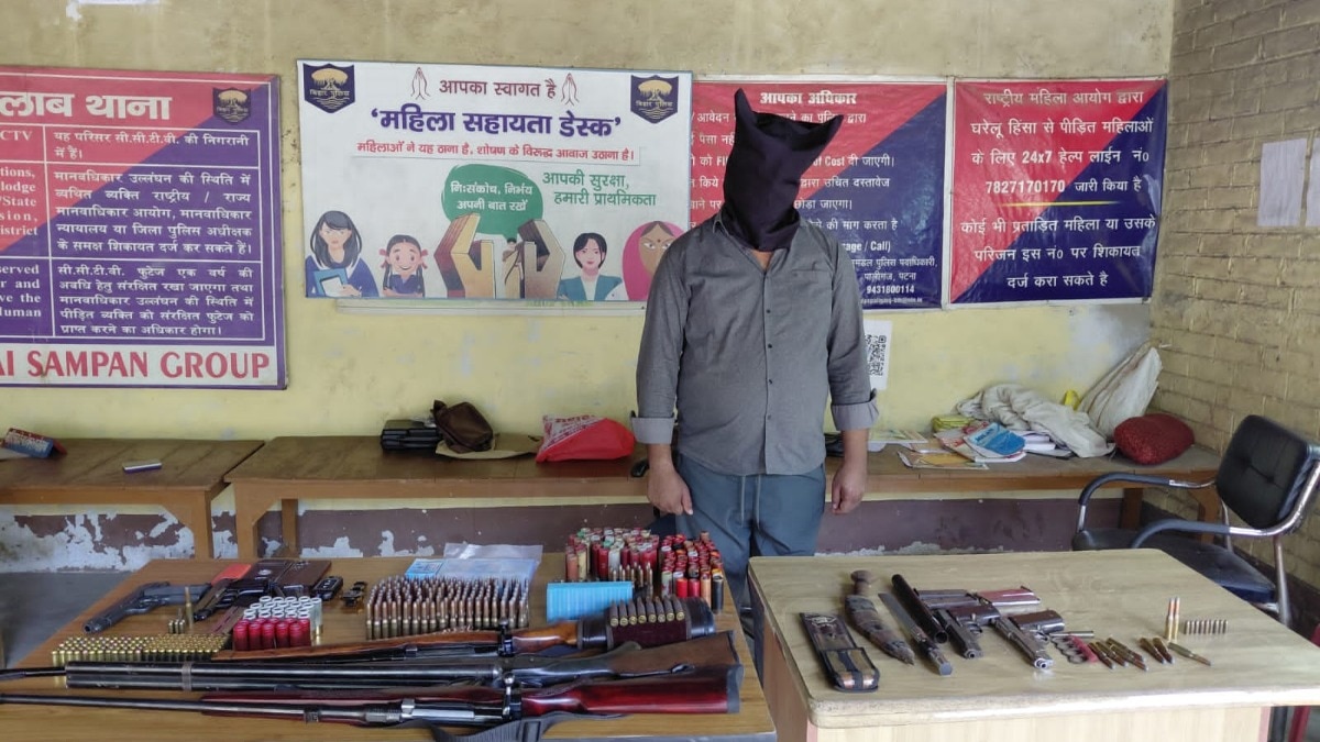 पुलिस ने बालू माफियाओं पर की बड़ी कार्रवाई (Photo: Manoj Kumar Singh/ITG)