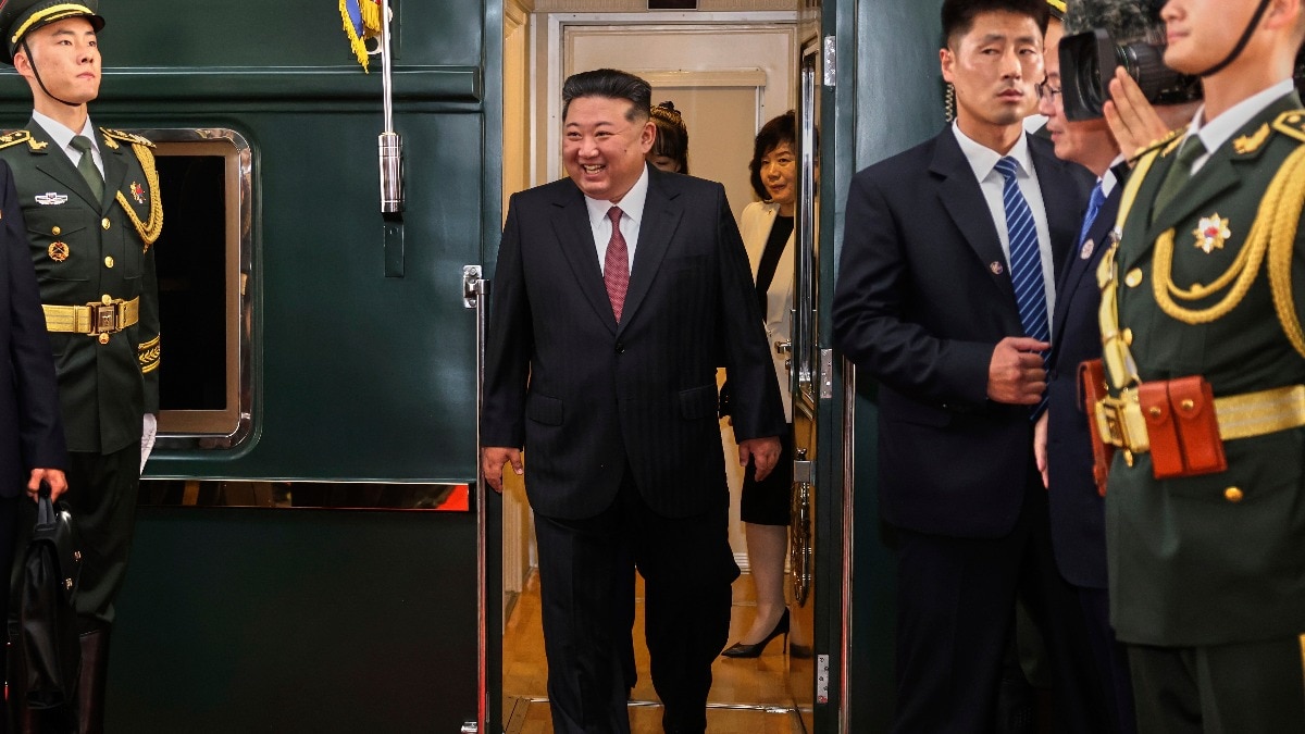 क्यों बाइक से भी स्लो चलती है किम जोंग उन की पर्सनल ट्रेन? जिससे रूस-चीन तक चले जाते हैं