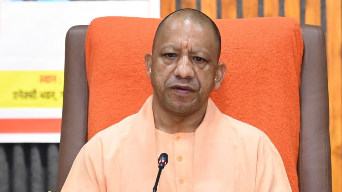 छात्रवृत्ति योजना में लापरवाही पर CM योगी का एक्शन, कई अधिकारी सस्पेंड... दिए ये निर्देश