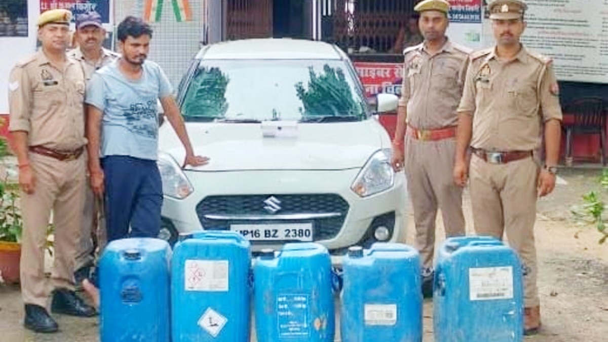 MP की पुलिसकर्मी के पति पर 19 FIR, 5 जिलों की पुलिस पड़ी थी पीछे, UP में अरेस्ट