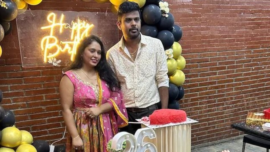 दहेज की बलि चढ़ी एक और बेटी! झांसी में टीटीई की पत्नी काजल की संदिग्ध मौत दहेज की बलि चढ़ी एक और बेटी! झांसी में टीटीई की पत्नी काजल की संदिग्ध मौत